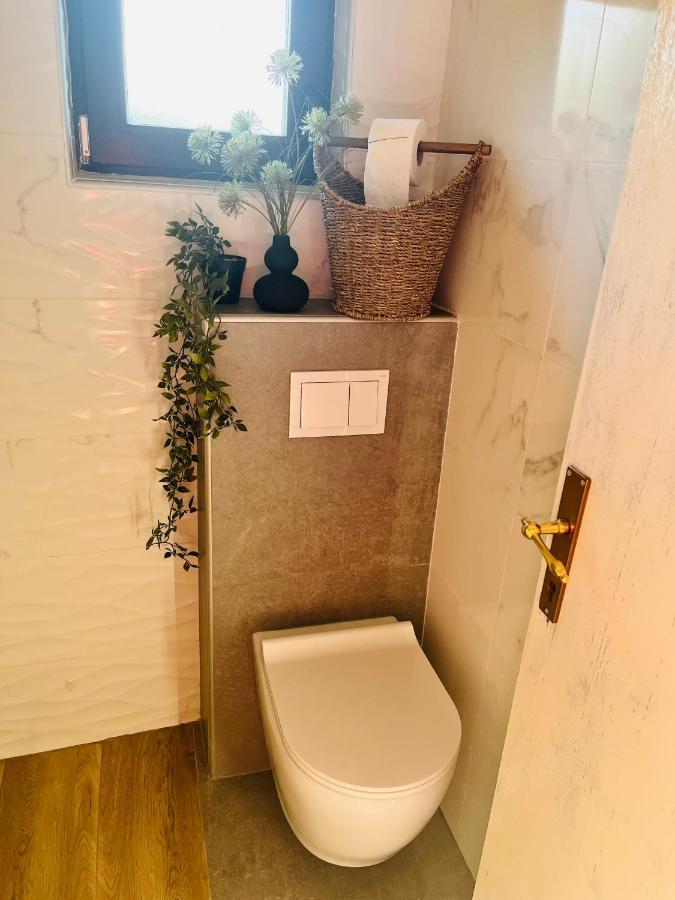 Kuca Za Odmor Malia Sa Spa Hot Tub Jacuzzijem - Nice And Cozy - Free Tickets To All City Attractions Thurdevac Exterior foto